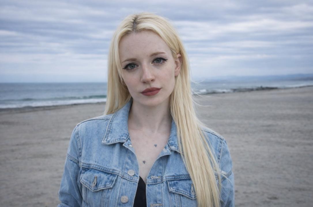 Webcam chat profile for xBarbiSizex: Legs, feet & shoes