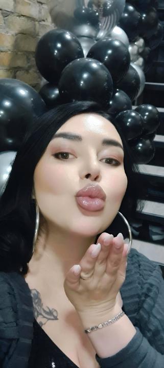 Webcam chat profile for cocosinka07: Outfits