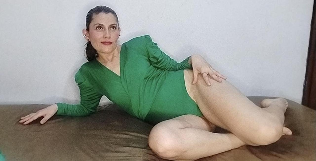 Webcam chat profile for latinqueen: Latex & rubber