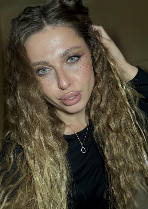 Webcam chat profile for Lumielle: Ask about my Hobbies