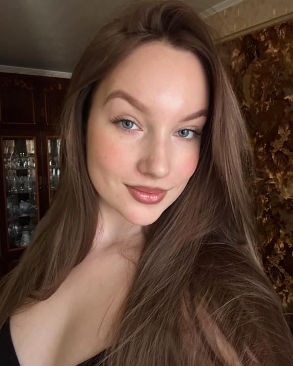 Webcam chat profile for DianaCherry: Legs, feet & shoes