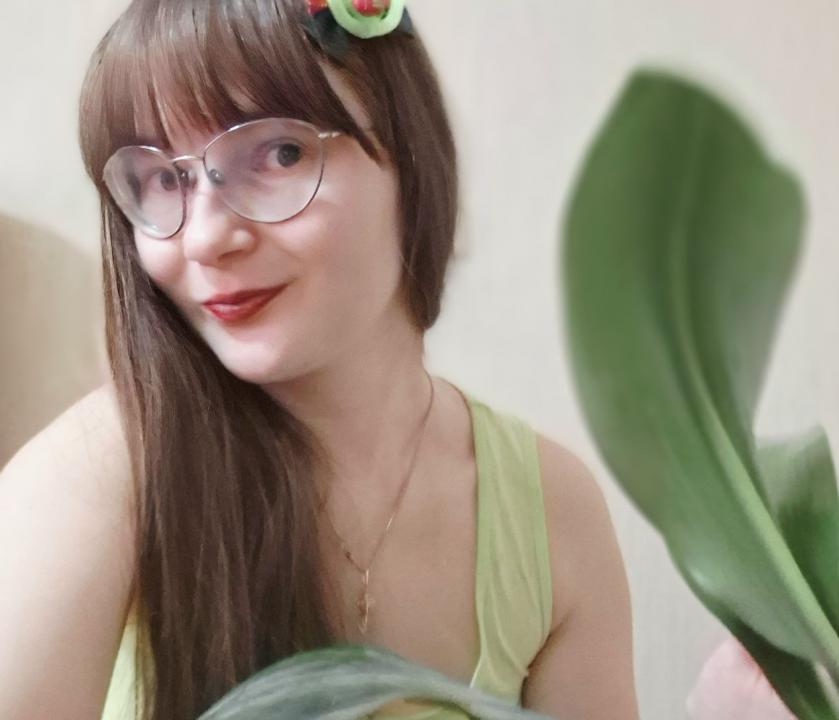 Webcam chat profile for KiraLaGoldens: Dominatrix