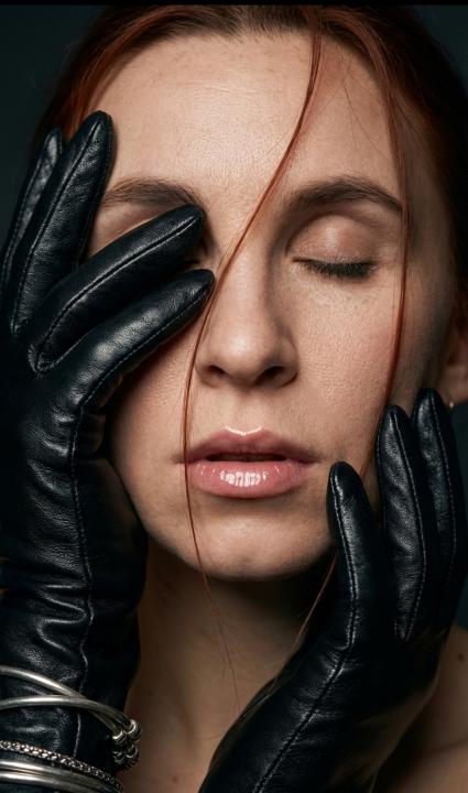 Webcam chat profile for DarkOrchid: Kissing