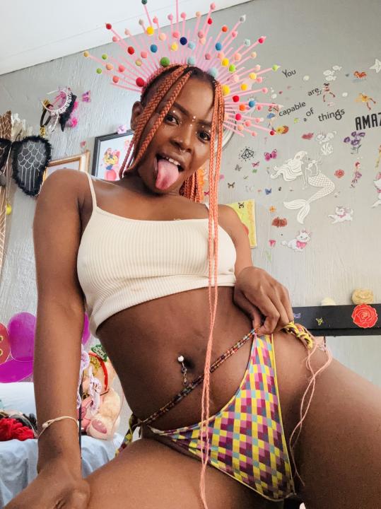 Webcam chat profile for ChocolateBunny: Legs, feet & shoes