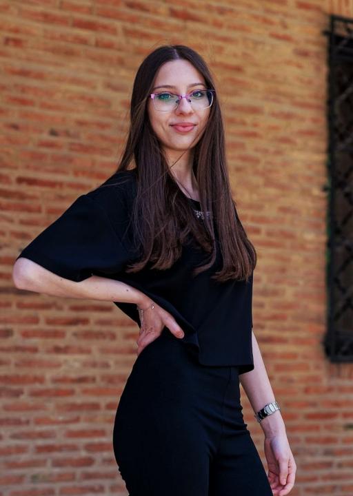 Webcam chat profile for RavenBlisss: Legs, feet & shoes