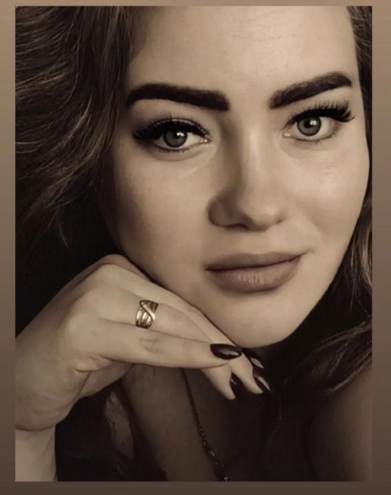 Webcam chat profile for Kossandraa1: Nails