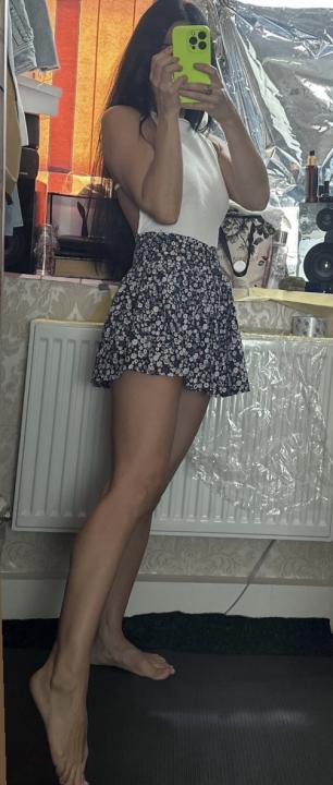 Webcam chat profile for deserFlower: Dancing