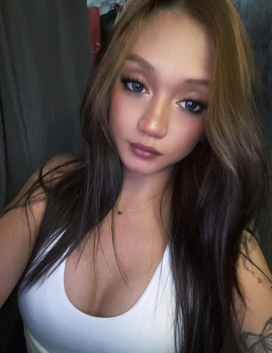 Webcam chat profile for TSBombSheLL: Exhibition