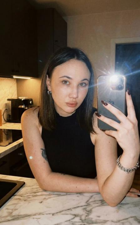 Webcam chat profile for LunaRiche: Outfits