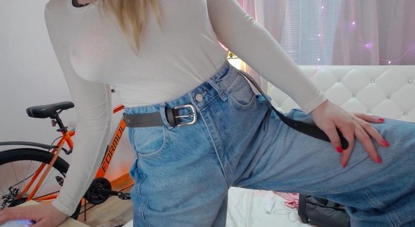 Webcam chat profile for EmillyMiller: Leather