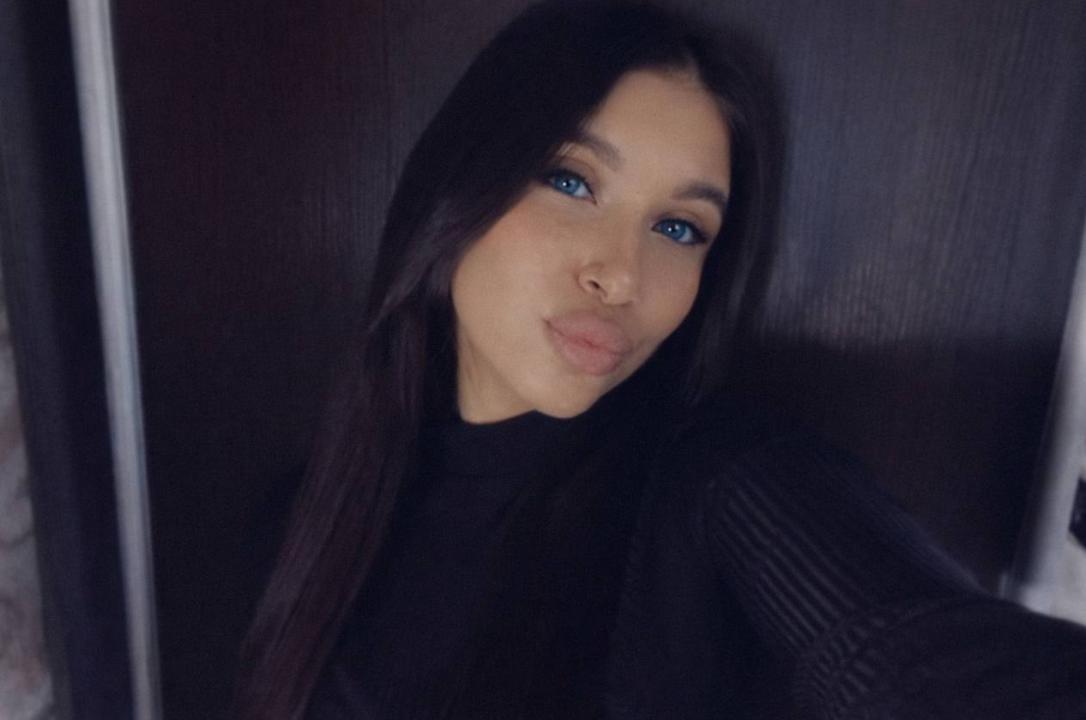 Webcam chat profile for MayaSun: Cooking