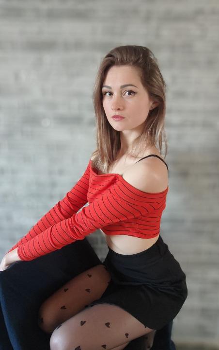 Webcam chat profile for Amarella: Dancing