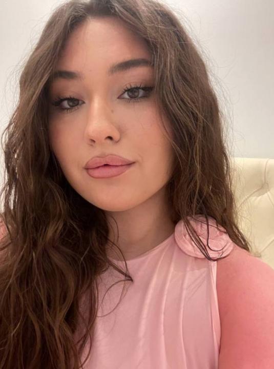 Webcam chat profile for GentleMuse