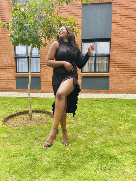 Webcam chat profile for blackpearl: Legs, feet & shoes