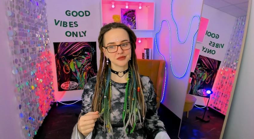 Webcam chat profile for LisaFoxy: Legs, feet & shoes