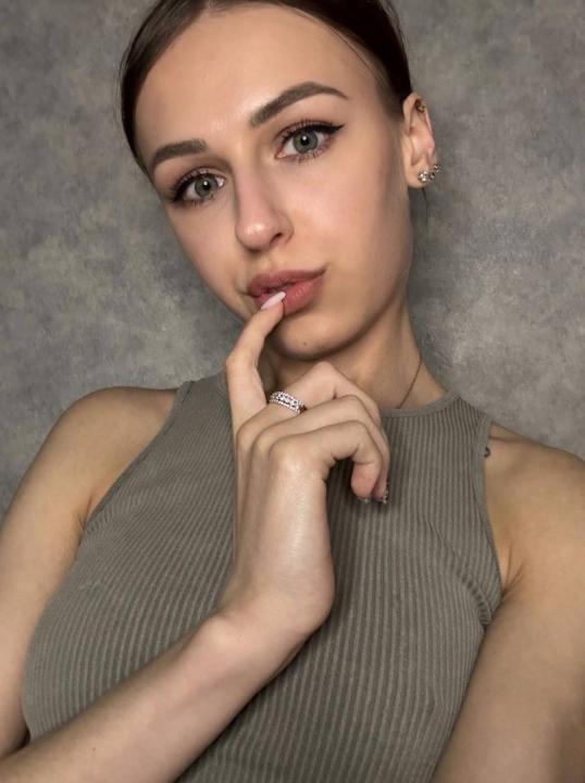 Webcam chat profile for MysticCharm: Ask about my Hobbies