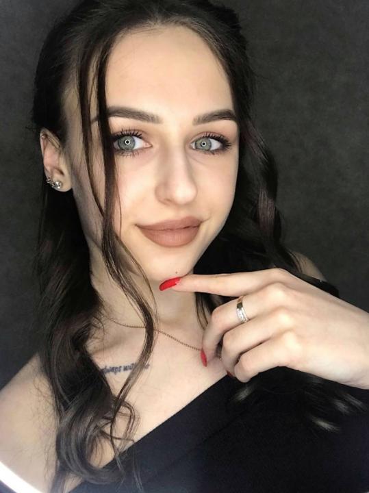 Webcam chat profile for MysticCharm: Ask about my Hobbies