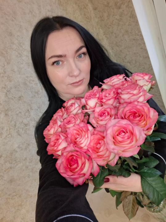 Webcam chat profile for Amoremee: Travel