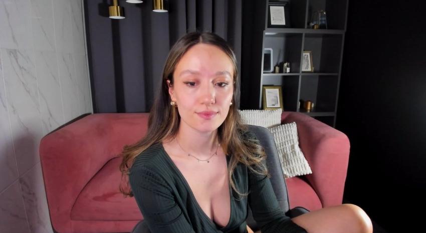 Webcam chat profile for AgnesGoddes: Legs, feet & shoes