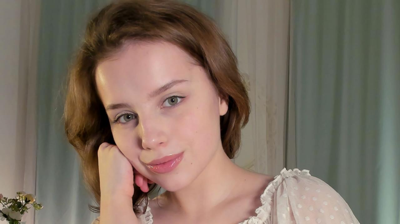 Webcam chat profile for GabiAddams: Legs, feet & shoes