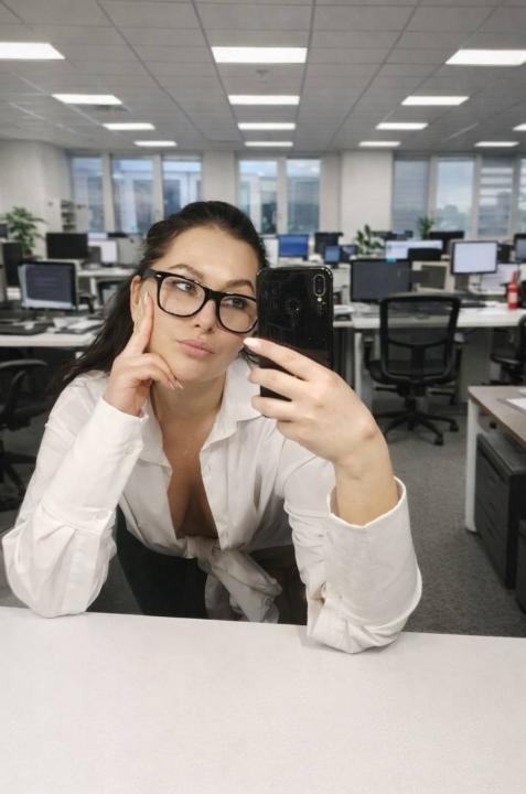 Webcam chat profile for BrunetteTigerrr