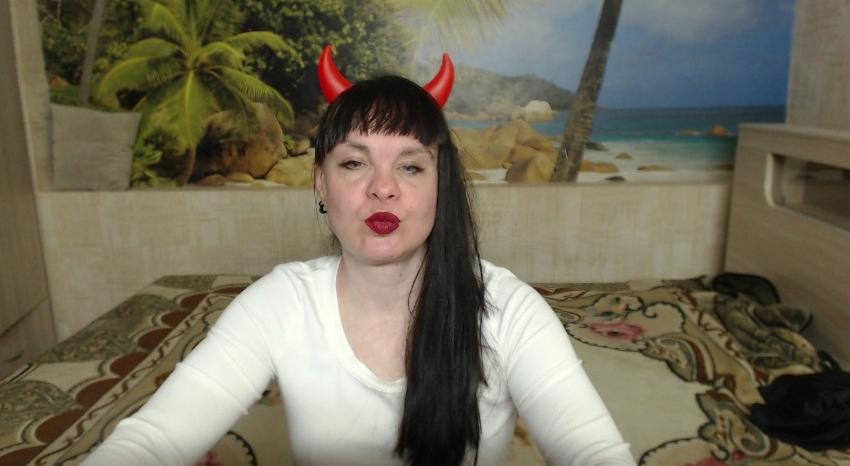 Webcam chat profile for Destinybbb: Bondage & discipline