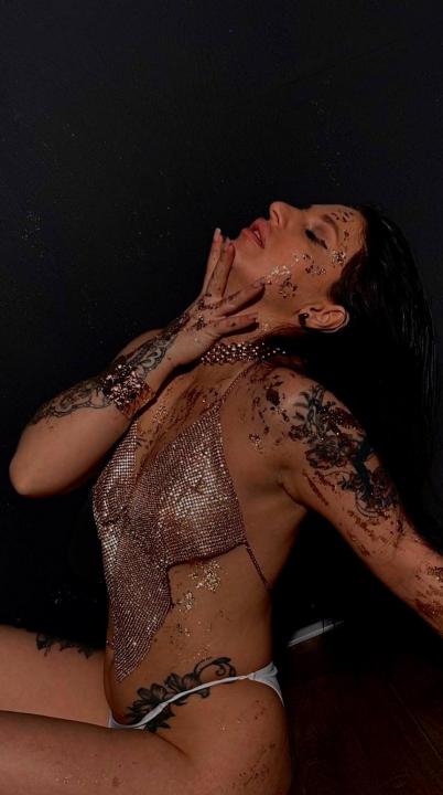 Webcam chat profile for Shakira