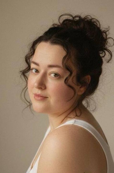 Webcam chat profile for SweetFire