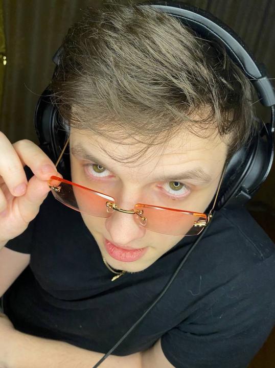 Webcam chat profile for max698: Slaves