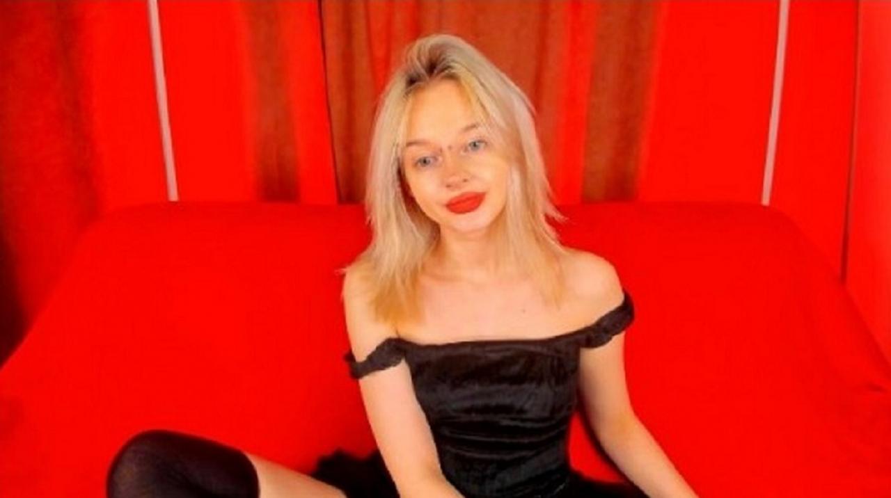 Webcam chat profile for Alessa: Leather