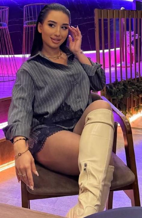 Webcam chat profile for BlueEyesBB: Kissing