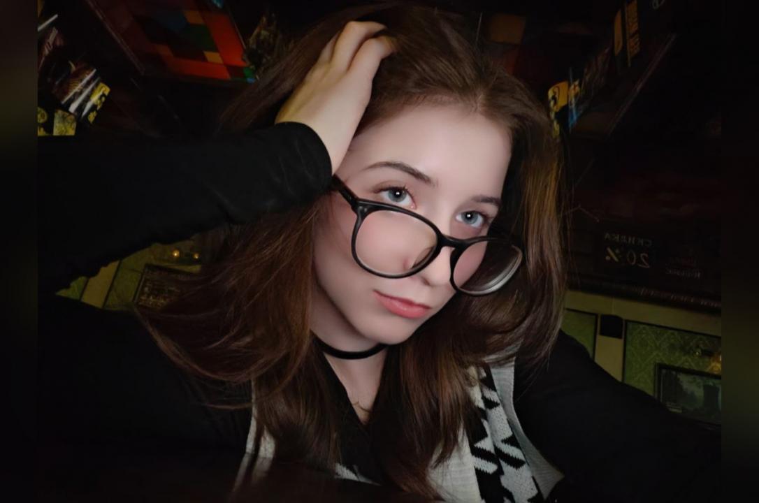 Webcam chat profile for OnlySophieHere: Latex & rubber