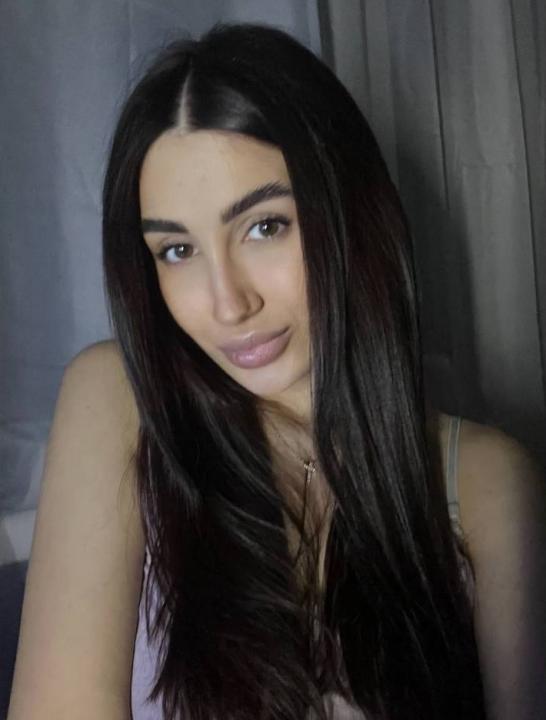 Webcam chat profile for 1Alisa