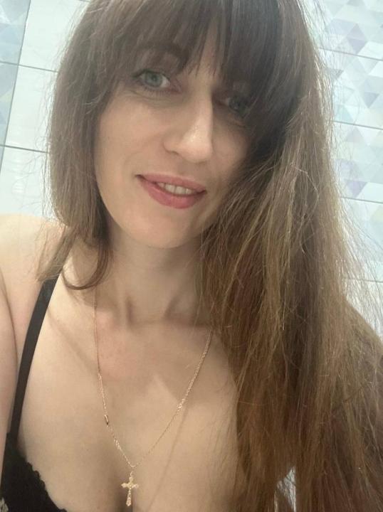 Webcam chat profile for RedRose