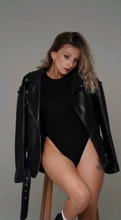 Webcam chat profile for Avelissee