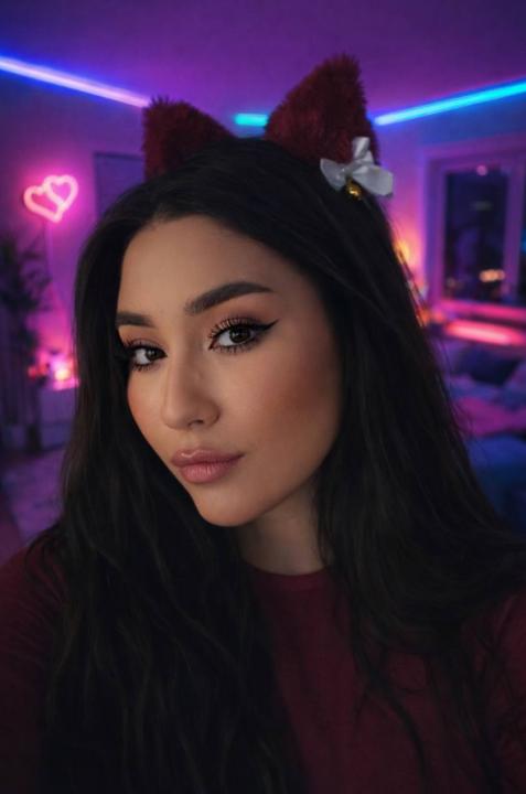 Webcam chat profile for GentleMuse