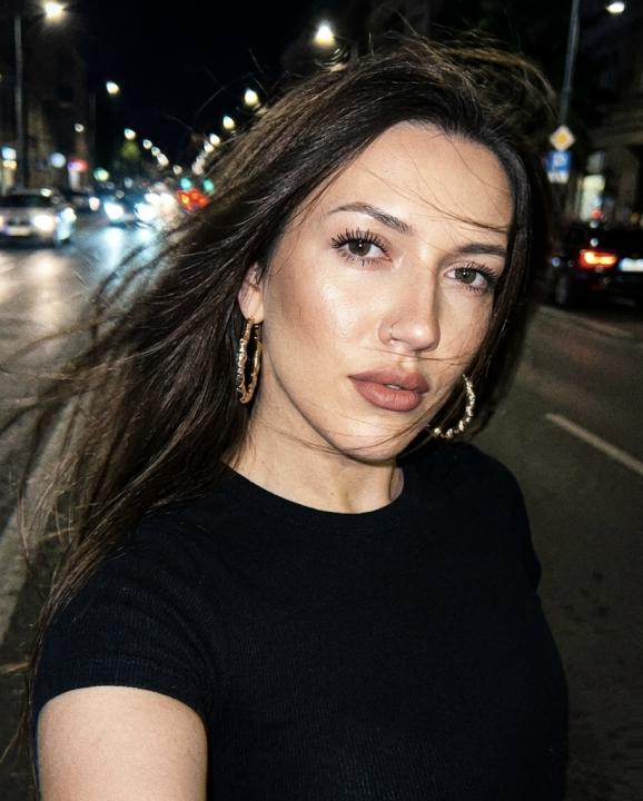 Webcam chat profile for SweetTi: Leather