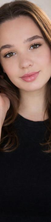 Webcam chat profile for CurvyMuse: Music