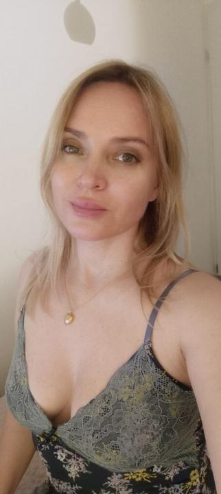 Webcam chat profile for Tianae: Music