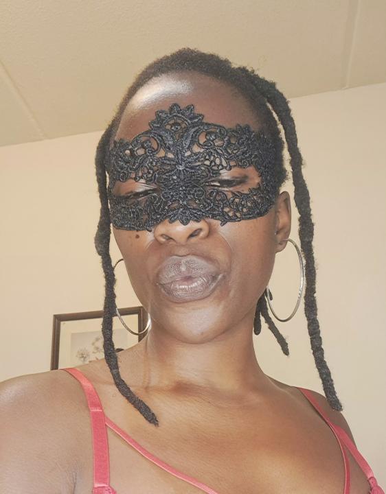 Webcam chat profile for IrieItesQueen: Kissing