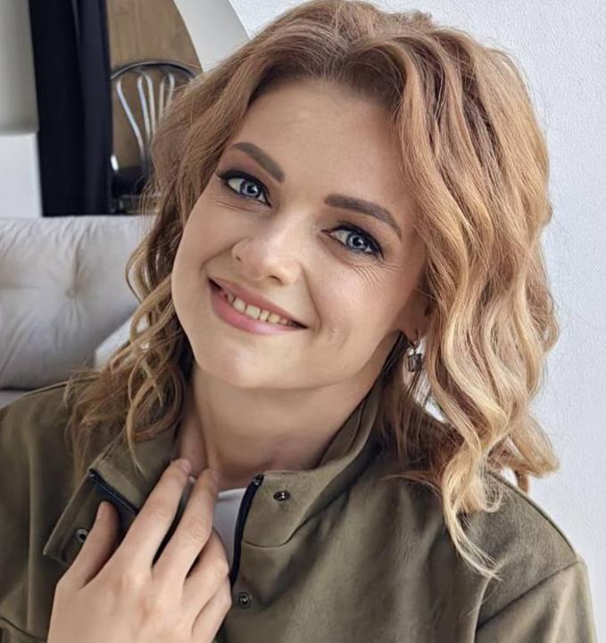 Webcam chat profile for Silavena: Books/Reading