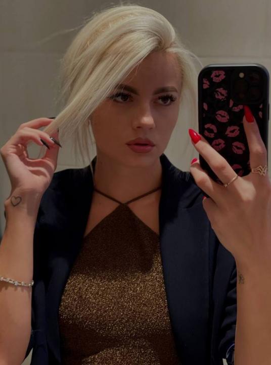 Webcam chat profile for SweetSerenade1