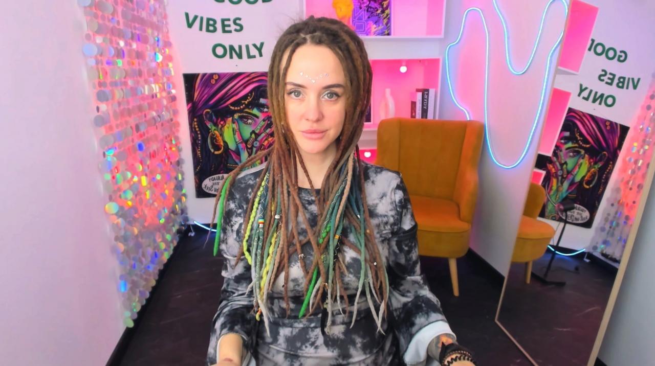 Webcam chat profile for LisaFoxy: Legs, feet & shoes