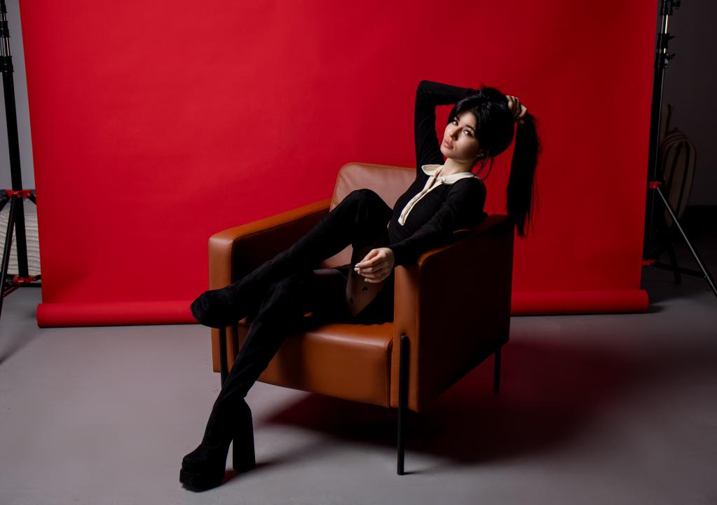 Webcam chat profile for ValerieCherry: Legs, feet & shoes