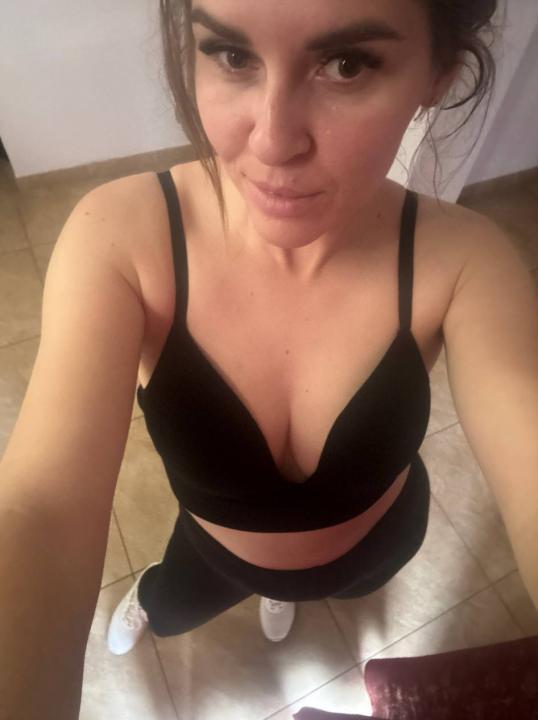 Webcam chat profile for PeachyVibe