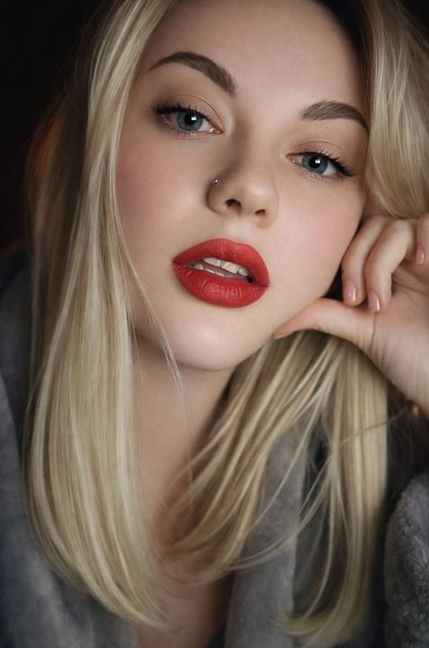 Webcam chat profile for SugarBlonde: Travel