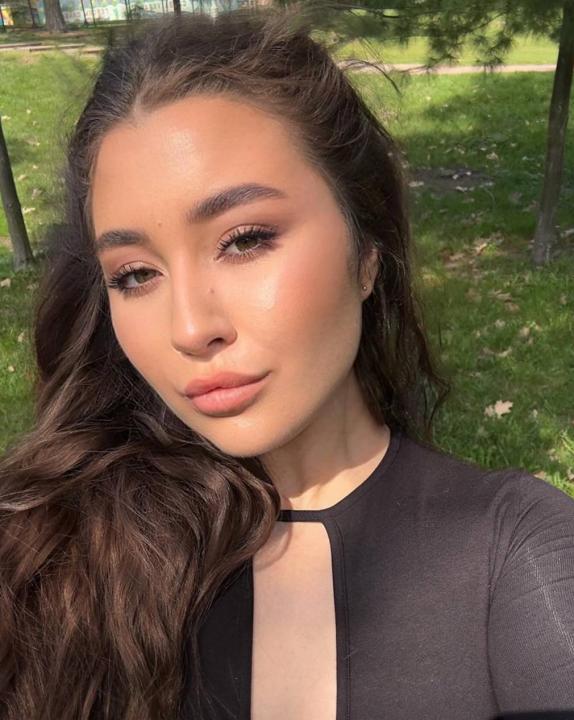 Webcam chat profile for GentleMuse