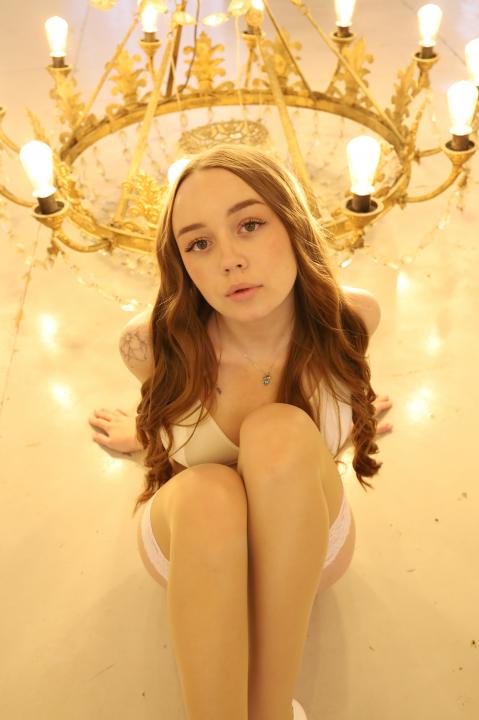 Webcam chat profile for Marleee: Latex & rubber