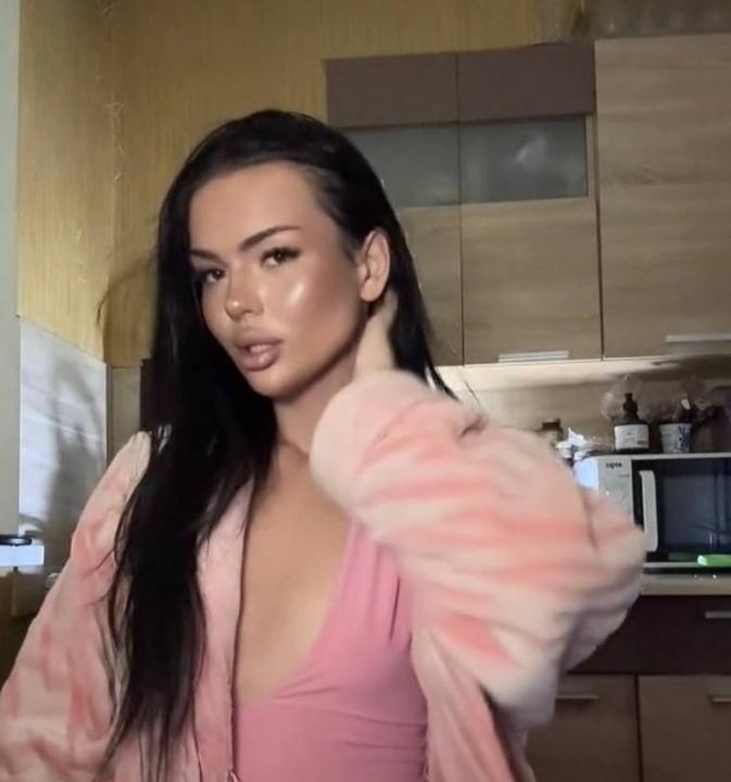 Webcam chat profile for Hotgirl1: Latex & rubber