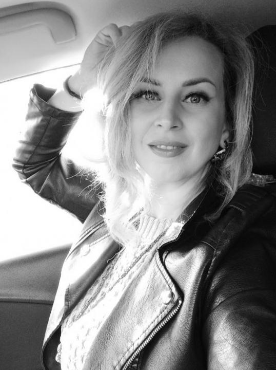 Webcam chat profile for SweettWomann: Art